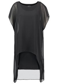 Haut sans manches à superposition noire transparente avec encolure ronde et ourlet arrière plus long sur une couche intérieure ajustée.