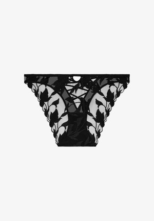 String noir en dentelle avec broderie florale, panneaux transparents, détails découpés et accents dorés, doté d'une taille lisse et de bords festonnés.