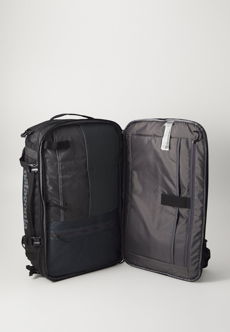 black hole mlc 45l patagonia Black and the water Patagonia Black Hole MLC Wheelie