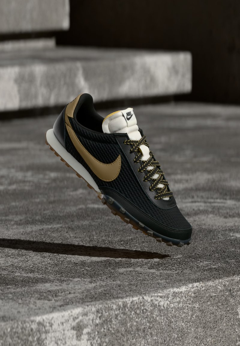 WAFFLE RACER 26 SE black/filbert/sail/black