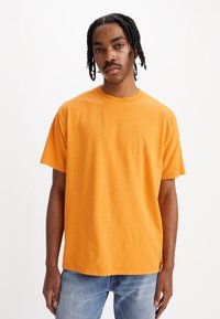 Levi's® RED TAB™ VINTAGE TEE - Tricou basic - autumn blaze