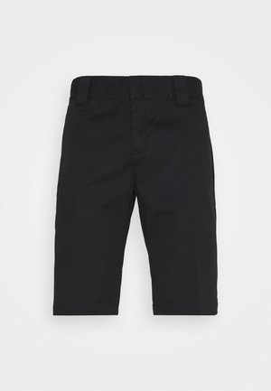 Schwarze Baumwollshorts mit geradem Schnitt, ausgestattet mit Gürtelschlaufen, einem Frontreißverschluss und einem leicht umgeschlagenen Saum an den Beinabschlüssen. Keine sichtbaren Muster oder Akzente.