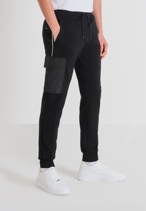 Antony Morato CONTRAST PATCH - Pantalon de survêtement - black