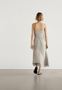 Massimo Dutti Vestito casual - beige