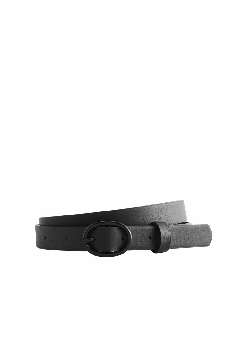 Ceinture en cuir noir avec une finition mate, boucle ovale et plusieurs trous d'ajustement pour un dimensionnement personnalisable. Design simple et élégant.