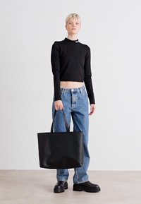 Calvin Klein Jeans SCULPTED SLIM TOTE - Shopping bag - black