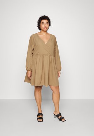 Noisy May Curve NMCATIE WRAP DRESS CURVE - Φόρεμα ημέρας - tigers eye