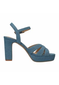 Sandali platform in denim con tacco chunky, design a strap incrociate, cinturino alla caviglia regolabile e materiale blu testurizzato.