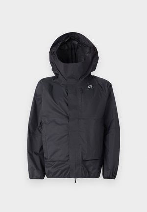 Giacca nera impermeabile con cappuccio, zip frontale, polsini elasticizzati e due tasche laterali. Presenta un logo sul petto e un cordino all'orlo.