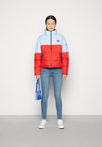 Tommy Jeans ARCHIVE MODERN PUFFER JACKET - Vinterjakke - deep crimson/multi
