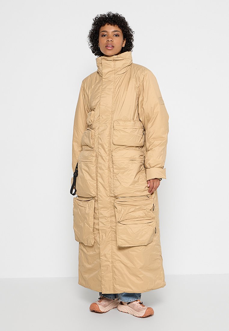 Rains Wintermantel zandkleur Rains Wintermantel zandkleur