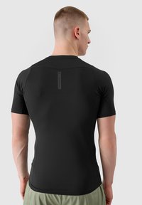 4F - T-shirt basic