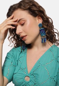 IZIA Örhänge - blau mehrfarbig