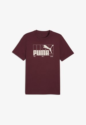 Bordo pamučna majica s kremastim Puma logotipom i grafičkim dizajnom na prednjoj strani. Kratki rukavi i u obliku okruglog izreza.