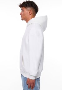 Thumbnail Image 4