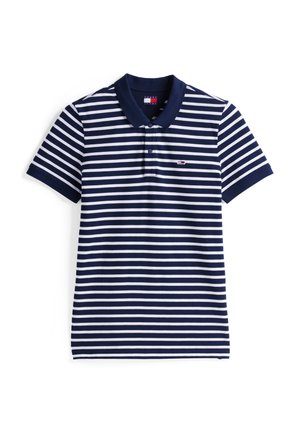 Polo de rayas en azul marino y blanco con cuello y mangas cortas. Presenta un pequeño logo en el lado izquierdo del pecho. Material de algodón, textura suave.