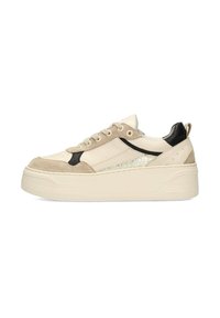 Plattform-Sneaker in Beige, aus Veloursleder und glattem Leder. Schwarze Akzente an der Ferse und an den Seiten, strukturierte Details im Obermaterial.