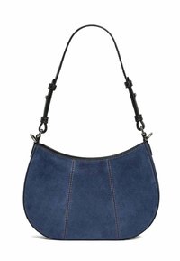 Sac à main en su ède bleu marine avec une forme arrondie, une bandoulière en cuir noir, des coutures contrastantes et une fermeture éclair en haut.
