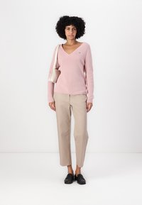 Tommy Hilfiger Džemperis - foggy pink