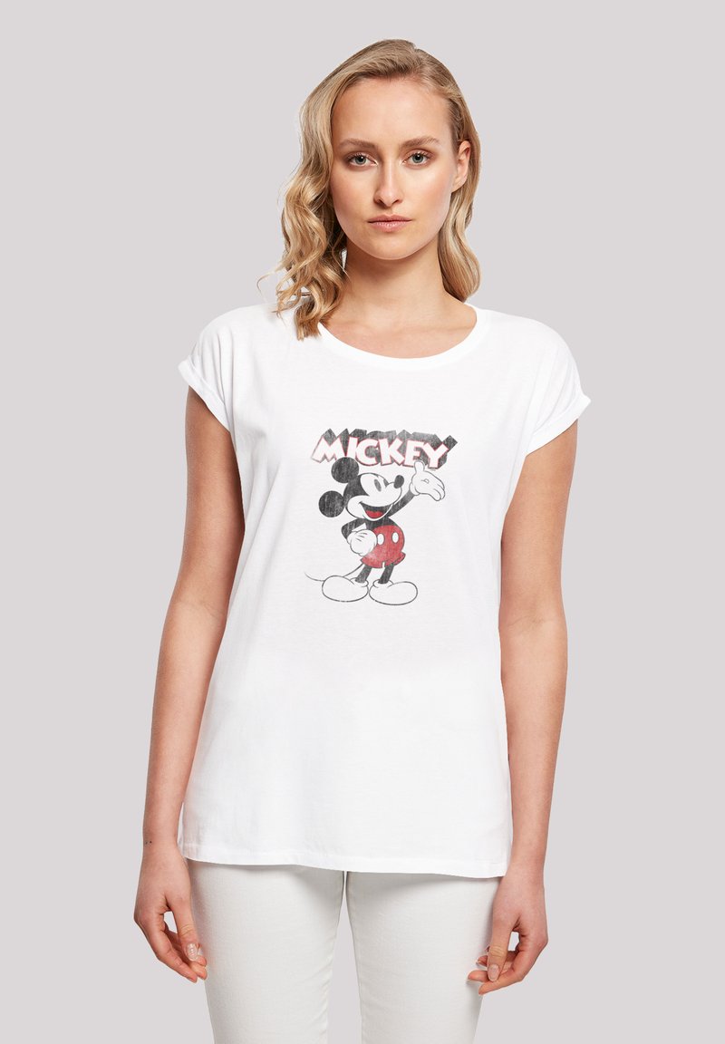 Valge puuvillane t-särk, millel on halli ja punase värviga graafiline print Mickey Mouse'ist, rullitud lühikeste varrukate ja ümmarguse kaelusega disain.