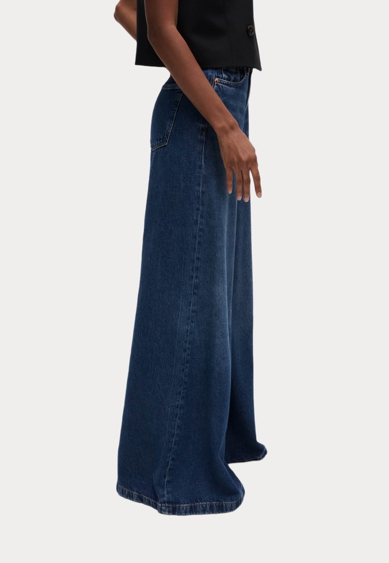 Marks & Spencer HIGH WAISTED SMART WIDE - Jean flare - indigo mix/bleu