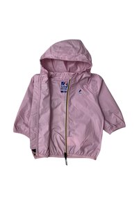 Giacca impermeabile leggera di colore rosa chiaro, con maniche corte, cappuccio e polsini elasticizzati. Presenta una zipper frontale e il logo del marchio sul petto.