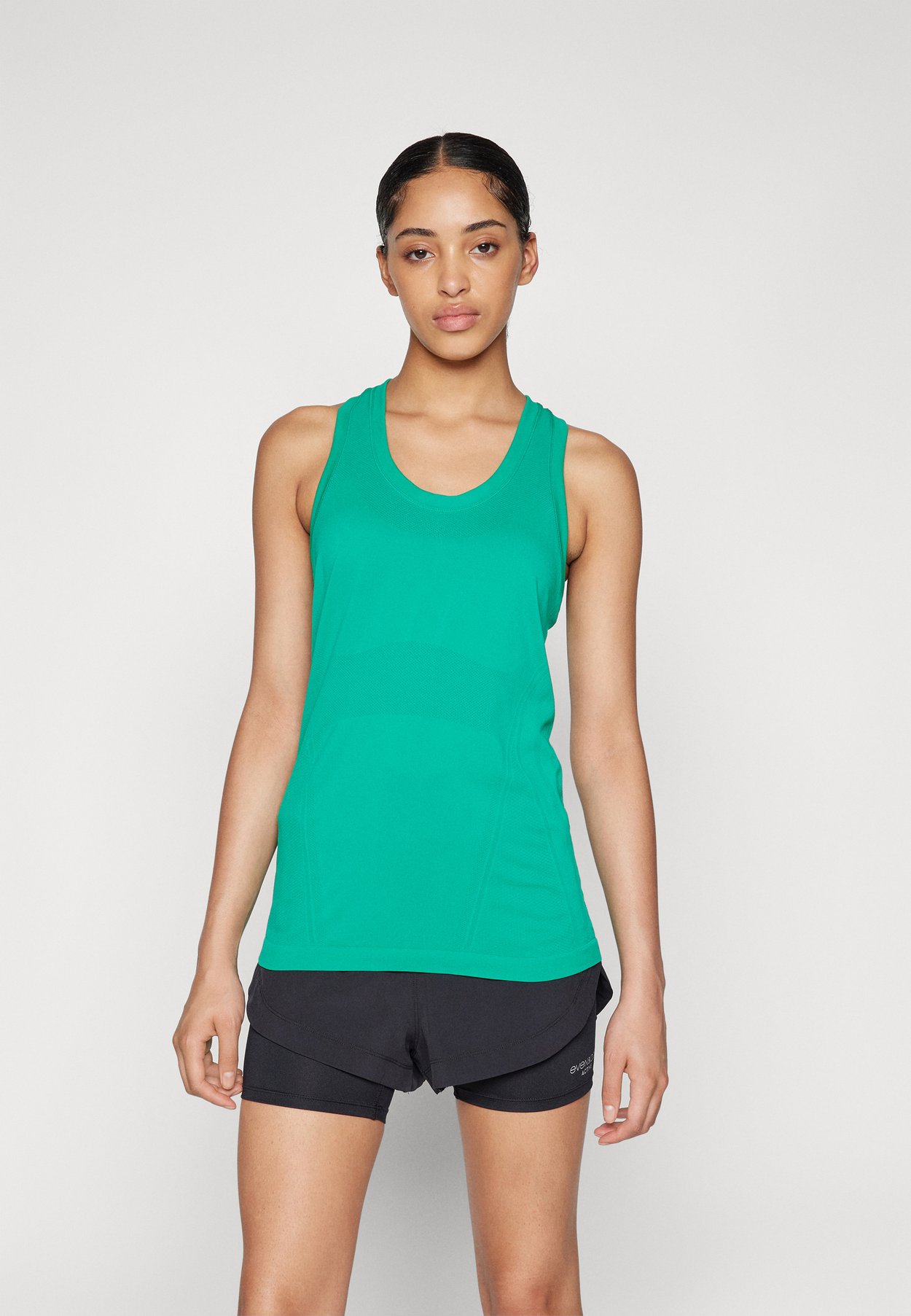 MOMENTUM SEAMLESS TANK