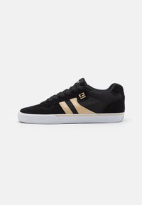 Unselected, black/sand