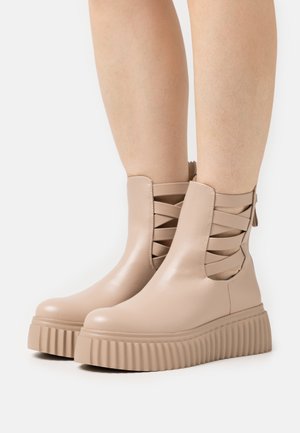 Even&Odd Enkellaarsjes met plateauzool - beige