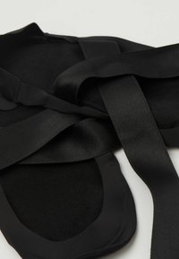 Unausgewählt, schwarz  black