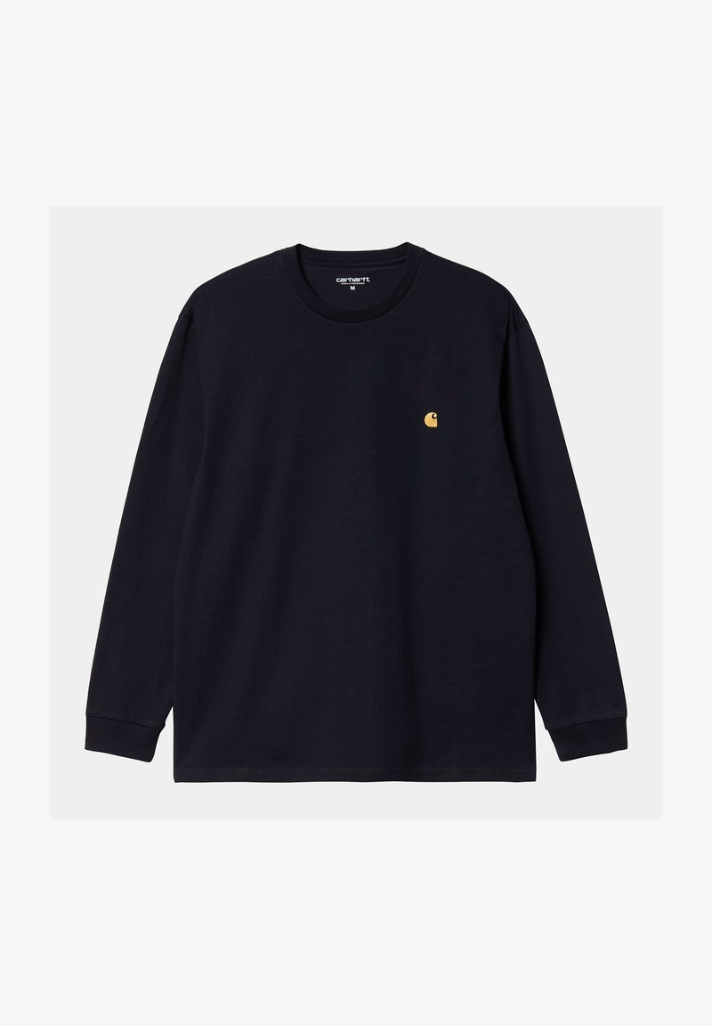Zwarte longsleeve met ronde hals en klein geel Carhartt-logo op de linkerborst, maat medium, weergegeven op een effen lichte achtergrond.