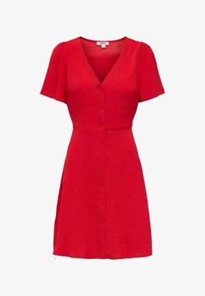 Vestido rojo de manga corta con escote en V, botones en la parte frontal, cintura ajustada y falda ligeramente acampanada, etiqueta con la marca ONLY en el cuello.