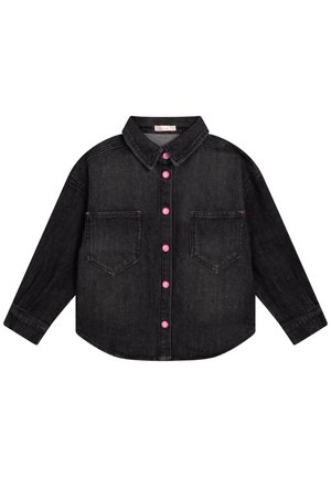 Sort denim langærmet skjorte med to brystlommer og lyserøde knapper foran og på kraven.
