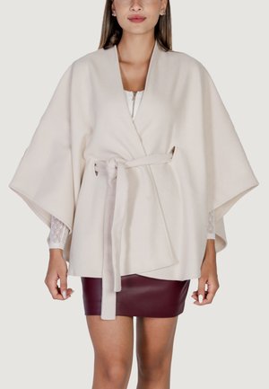 Morgan Mantella - sour cream