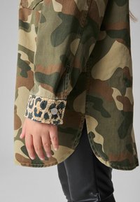 smALLSAINTS Traper jakna - camouflage