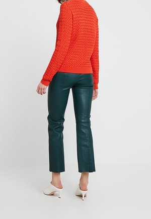 Neule - red