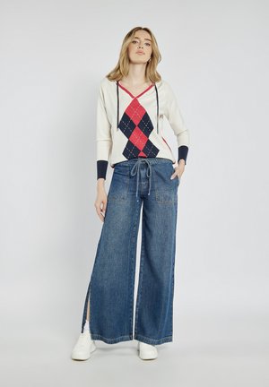 - Jeansy Relaxed Fit