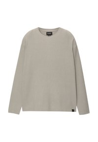 Hellgrauer Pullover mit langen Ärmeln, geripptem Strukturmuster, rundem Ausschnitt und kleinem Logotag am Saum. Einfacher, entspannter Schnitt.