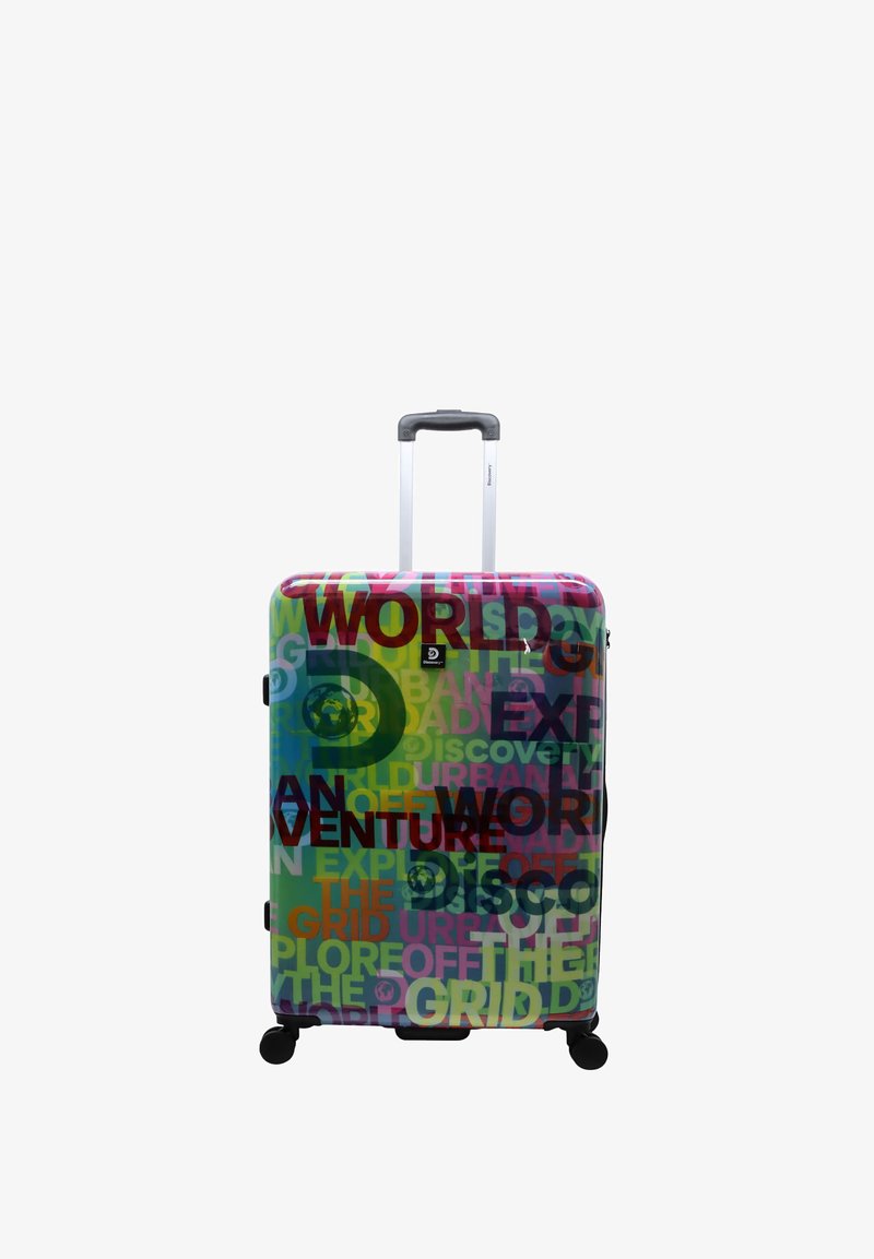 Hartschalenkoffer mit einem bunten grafischen Design, das verschiedene Textphrasen zeigt. Glatte Oberfläche, teleskopischer Griff und vier Räder für Mobilität.