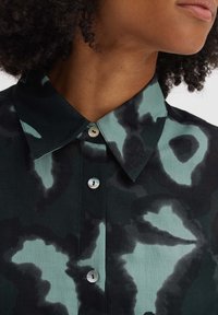 OPUS FUMINE - Hemdbluse - emerald