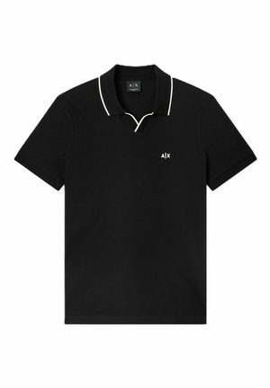 Polo noir à manches courtes avec bordure blanche sur le col et petit logo blanc A|X sur le côté gauche de la poitrine.