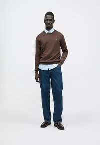 GANT CLASSIC C NECK - Πουλόβερ - brown melange