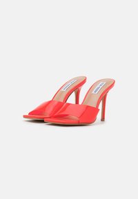 Steve Madden SIGNAL - Mules de salto - clear red