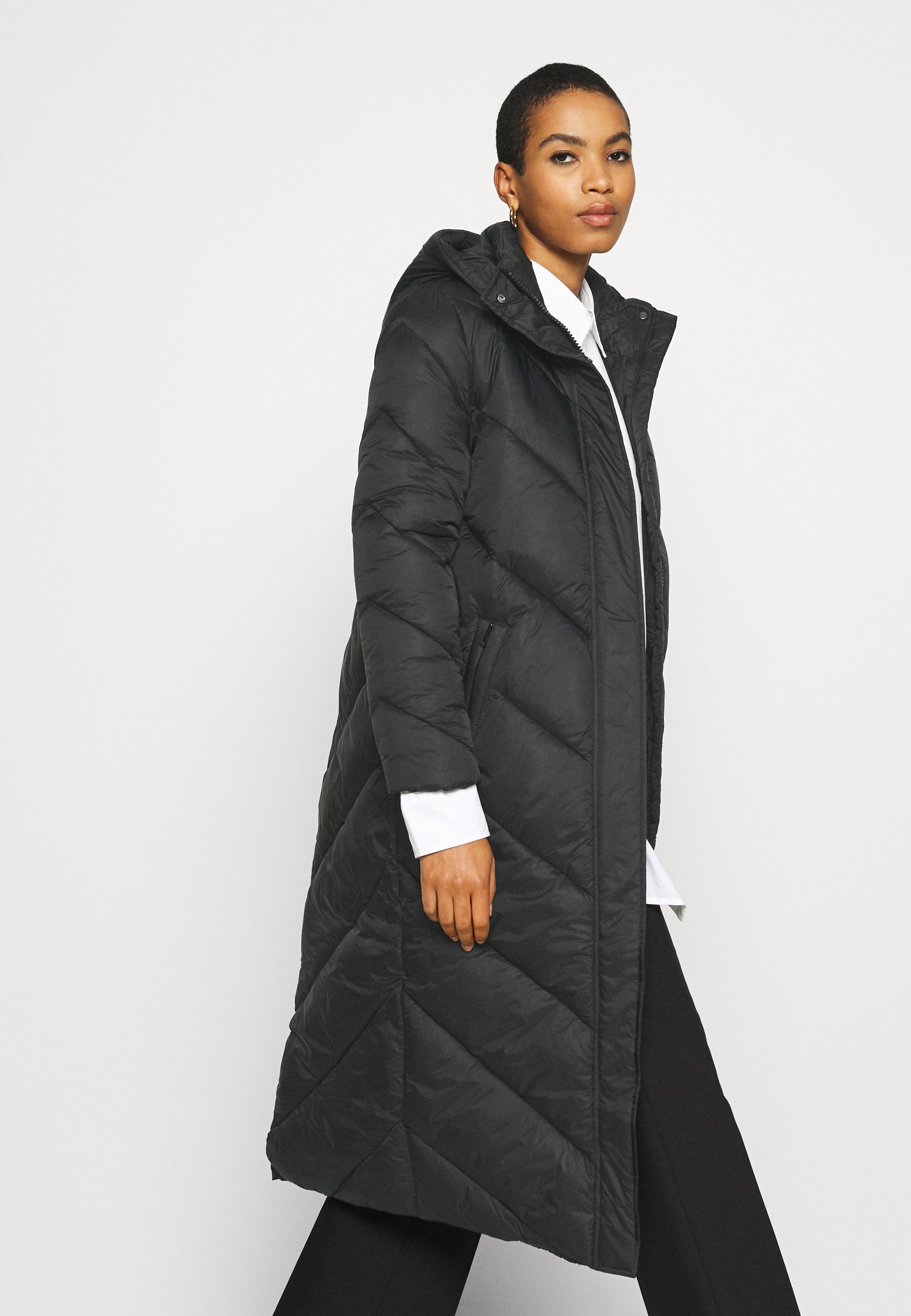Saint Tropez CATJA LONG JACKET Vinterkåpe frakk black Saint Tropez CATJA LONG JACKET Vinterkåpe frakk