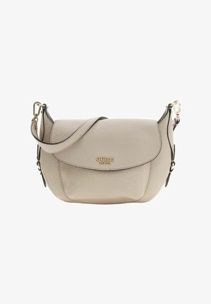Sac bandoulière en cuir beige clair texturé avec une fermeture à rabat, un détail logo doré, une sangle réglable et une silhouette élégante arrondie.