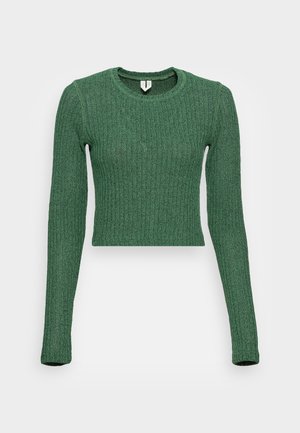 Vihreä ribbineulottu cropped-neule, jossa on pitkät hihat, pyöreä pääntie ja teksturoitu kangas. Neuleessa on hillitty kiilto ja vartalonmyötäinen siluetti.