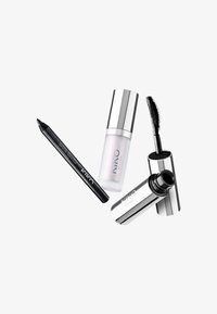 Svart eyelinerpenn, iriserende primer i en klar glassflaske, og svart mascara i en sølvfarget tube, alle merket KIKO Milano.