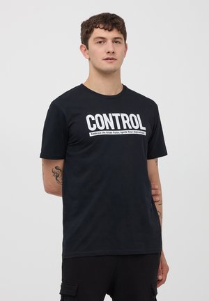 CON SCRITTA - T-shirt con stampa - nero