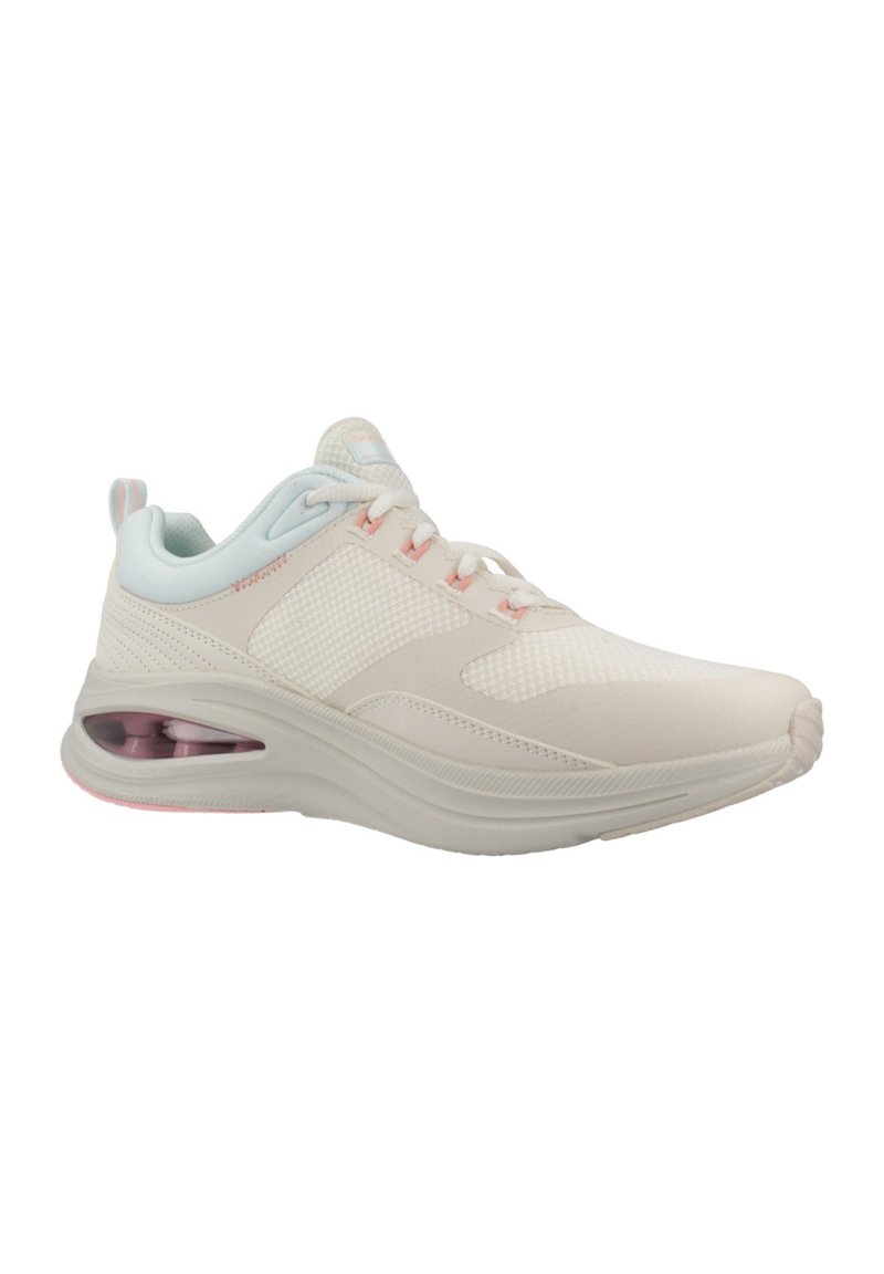 Zapatillas deportivas ligeras en blanco con parte superior de malla, acentos en azul claro y detalles en rosa. Presentan una unidad de amortiguación de aire visible.