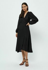 Desires ASTRA LONG SLEEVE MIDCALF - Denní šaty - black